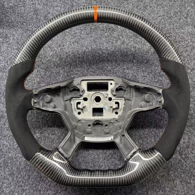 Customized Flat Bottomed Carbon Fiber Alcantara Steering Wheel for Ford Focus