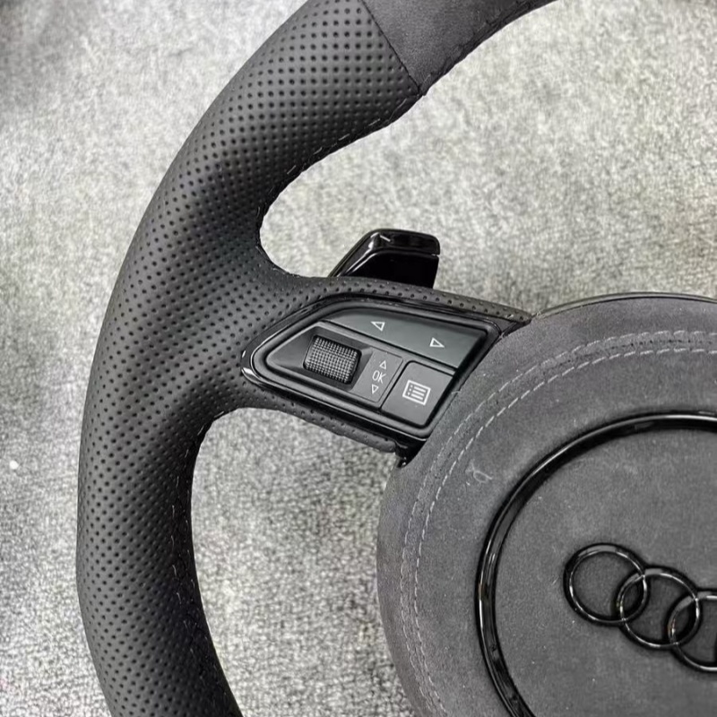 Customized Audi steering wheel, suitable for direct adaptation of aftermarket steering wheel for Audi vehicle modification.